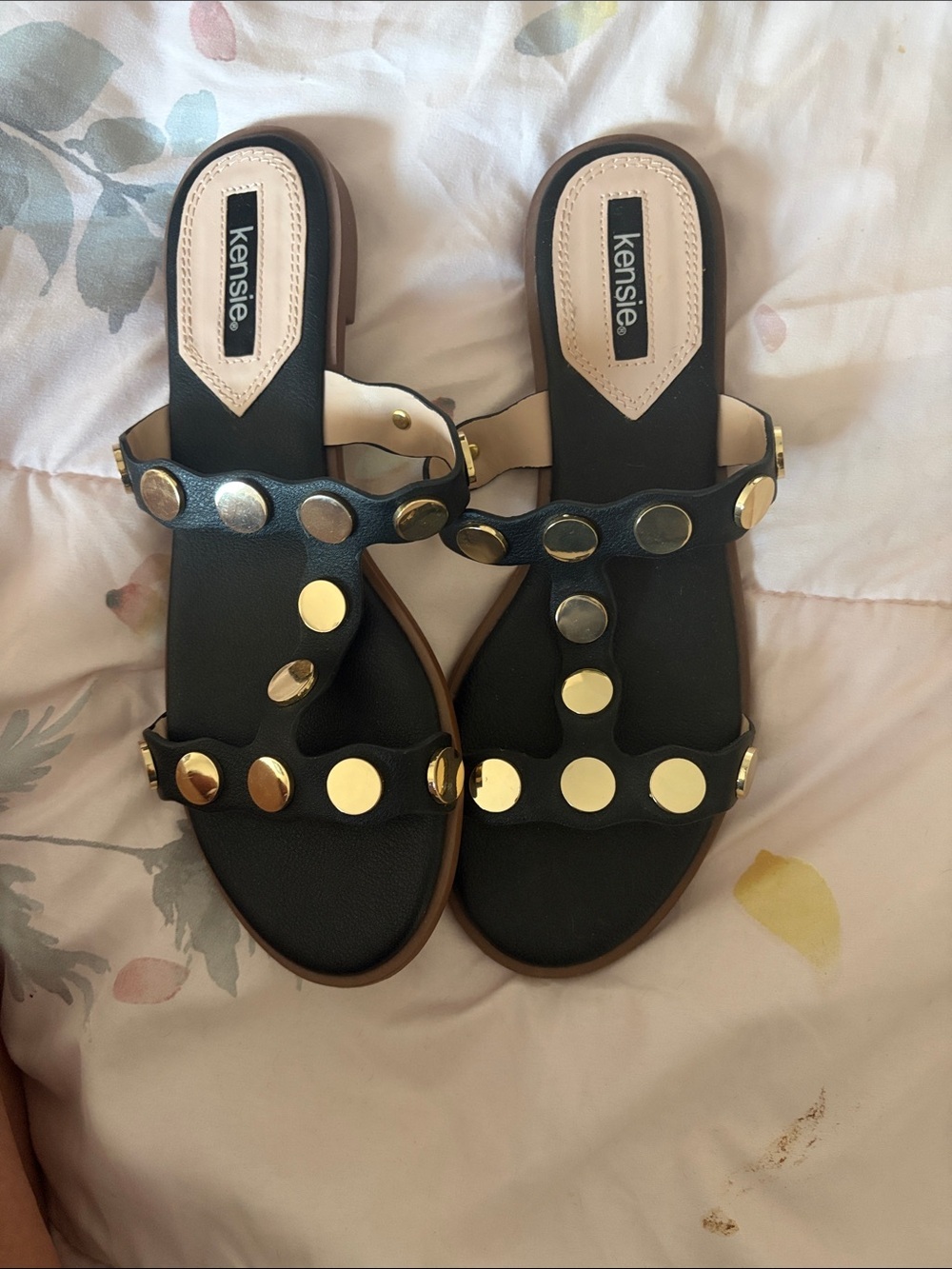 New summer Kensie sandals